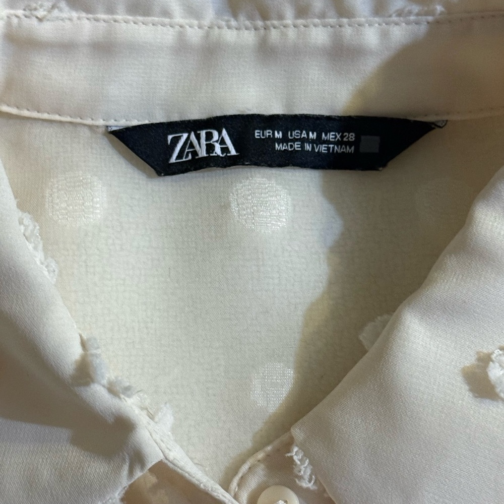 NWOT Zara Cream Blouse with White Floral Accents - Size M - Picture 6 of 11